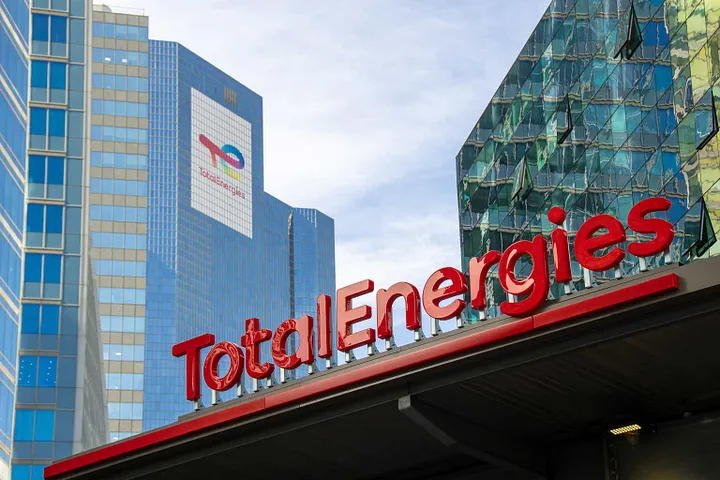 TotalEnergies SE (TTE)